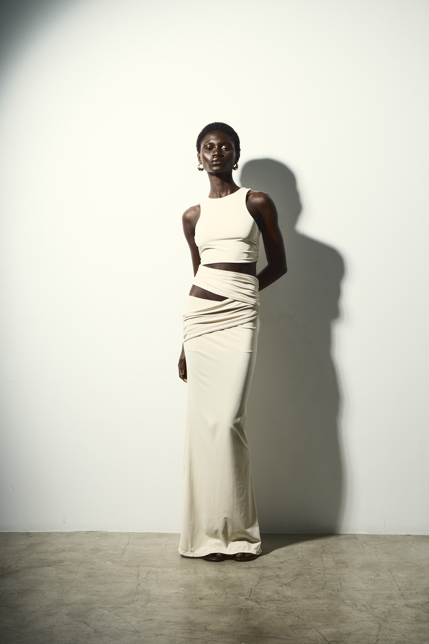 VESTIDO LONGO COM RECORTES OFF-WHITE