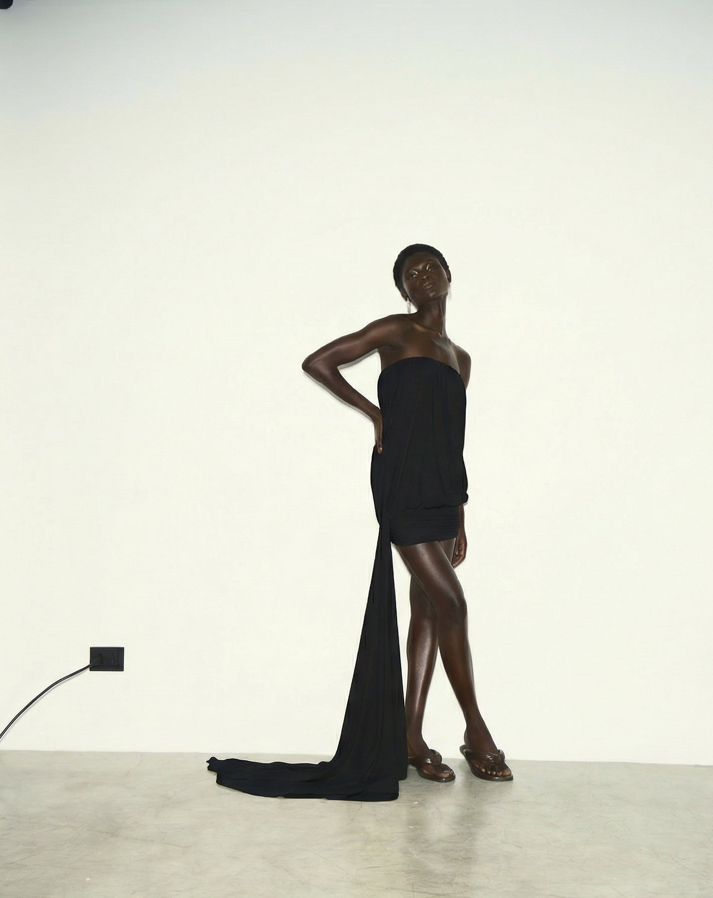 VESTIDO TOMARA QUE CAIA CURTO-1