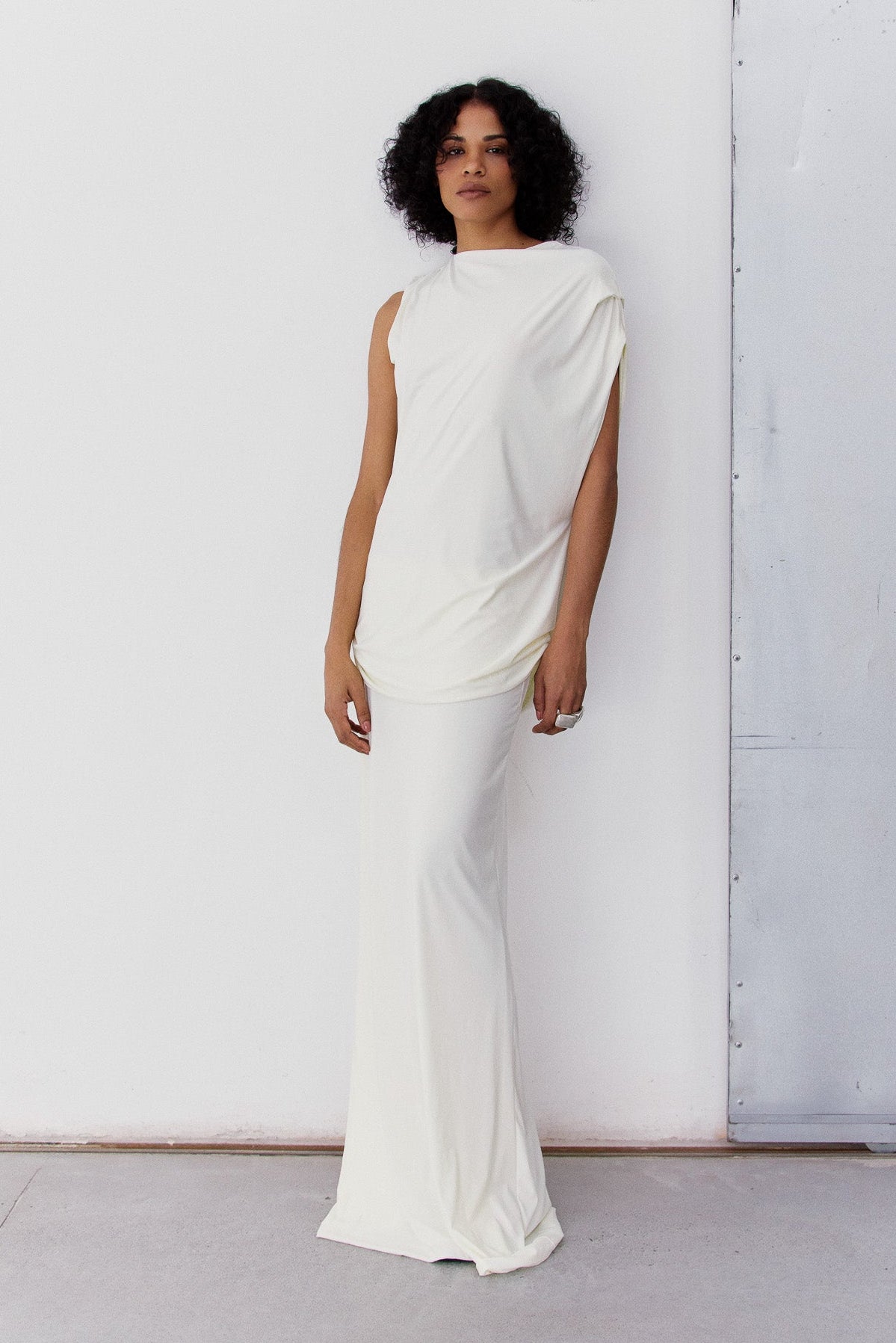 BLUSA COM OMBRO DESLOCADO