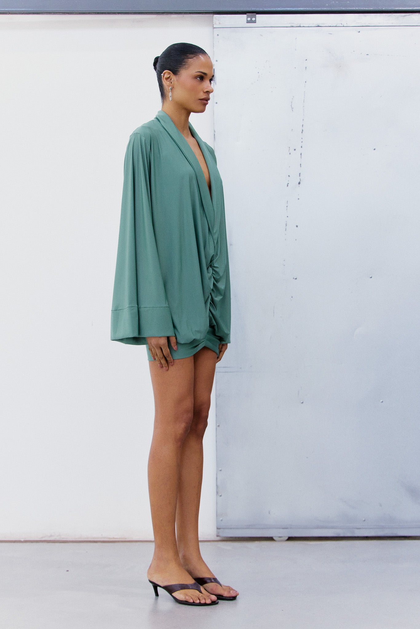 VESTIDO CURTO ESTILO KIMONO-7