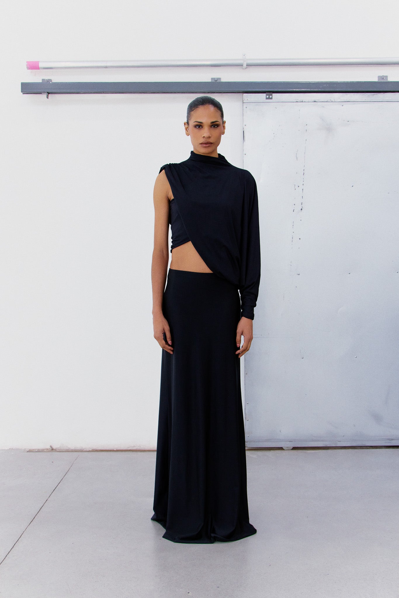 PRÉ-VENDA BLUSA DE GOLA ALTA E MANGA ÚNICA-3