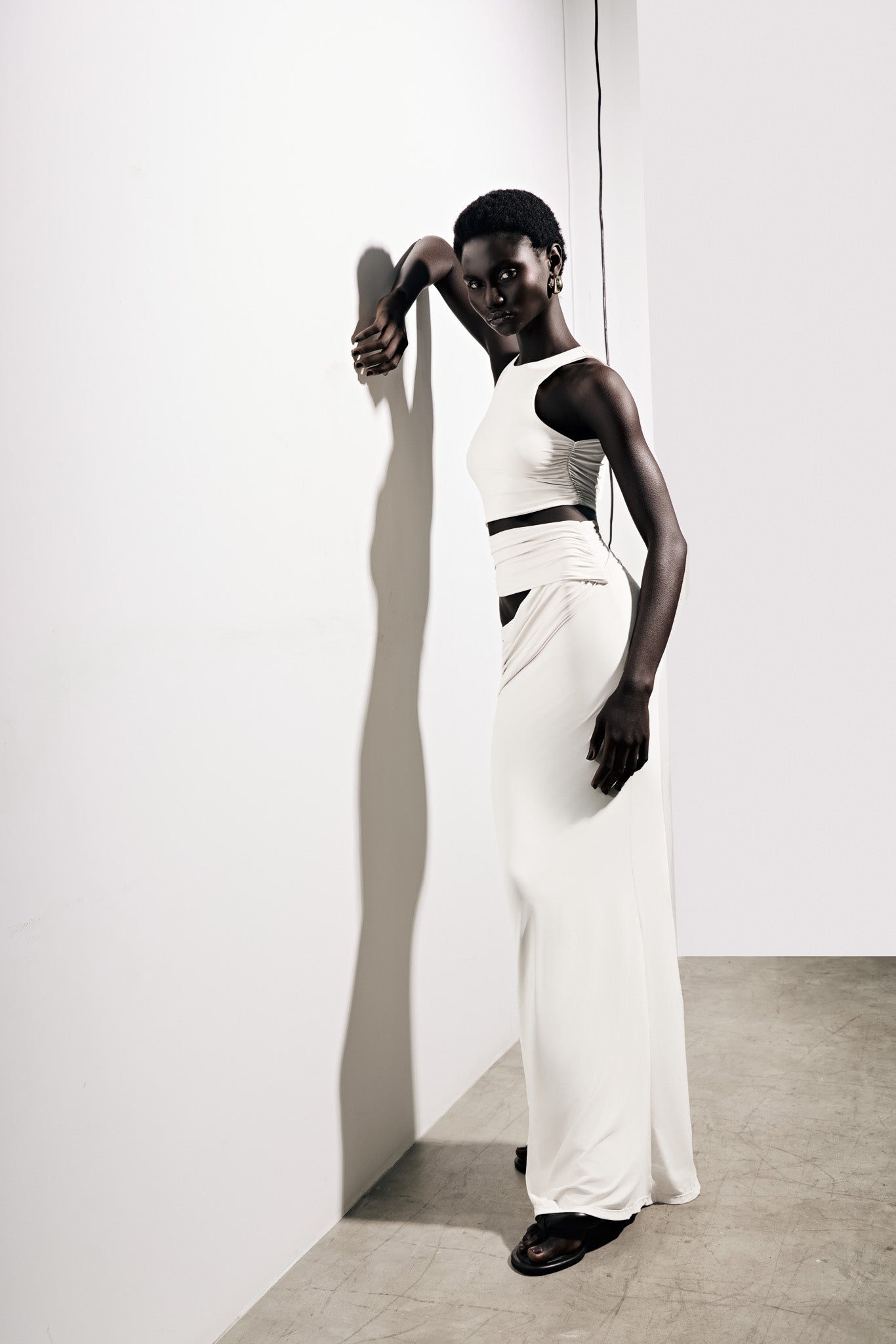 VESTIDO LONGO COM RECORTES