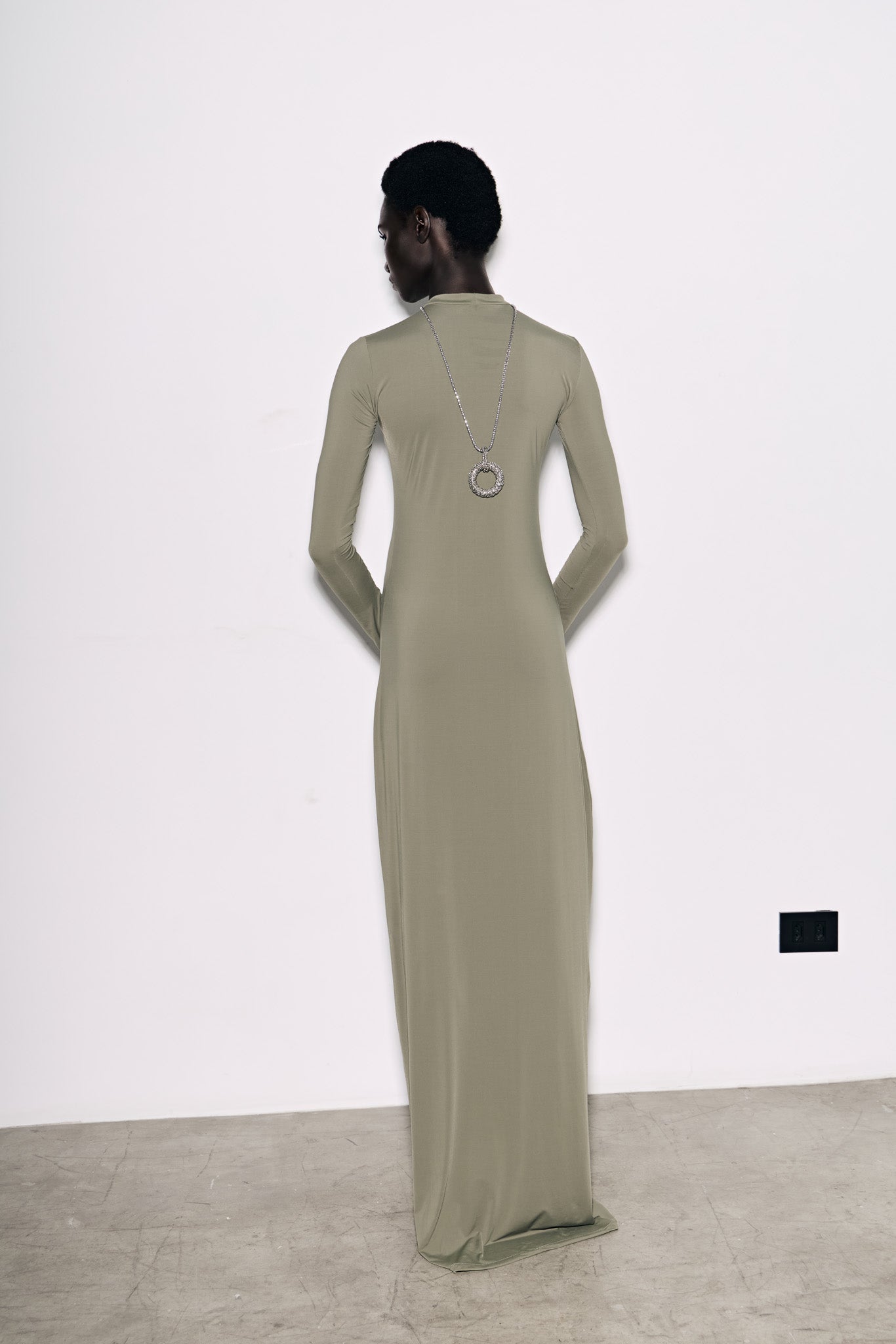 VESTIDO LONGO COM MANGAS-4