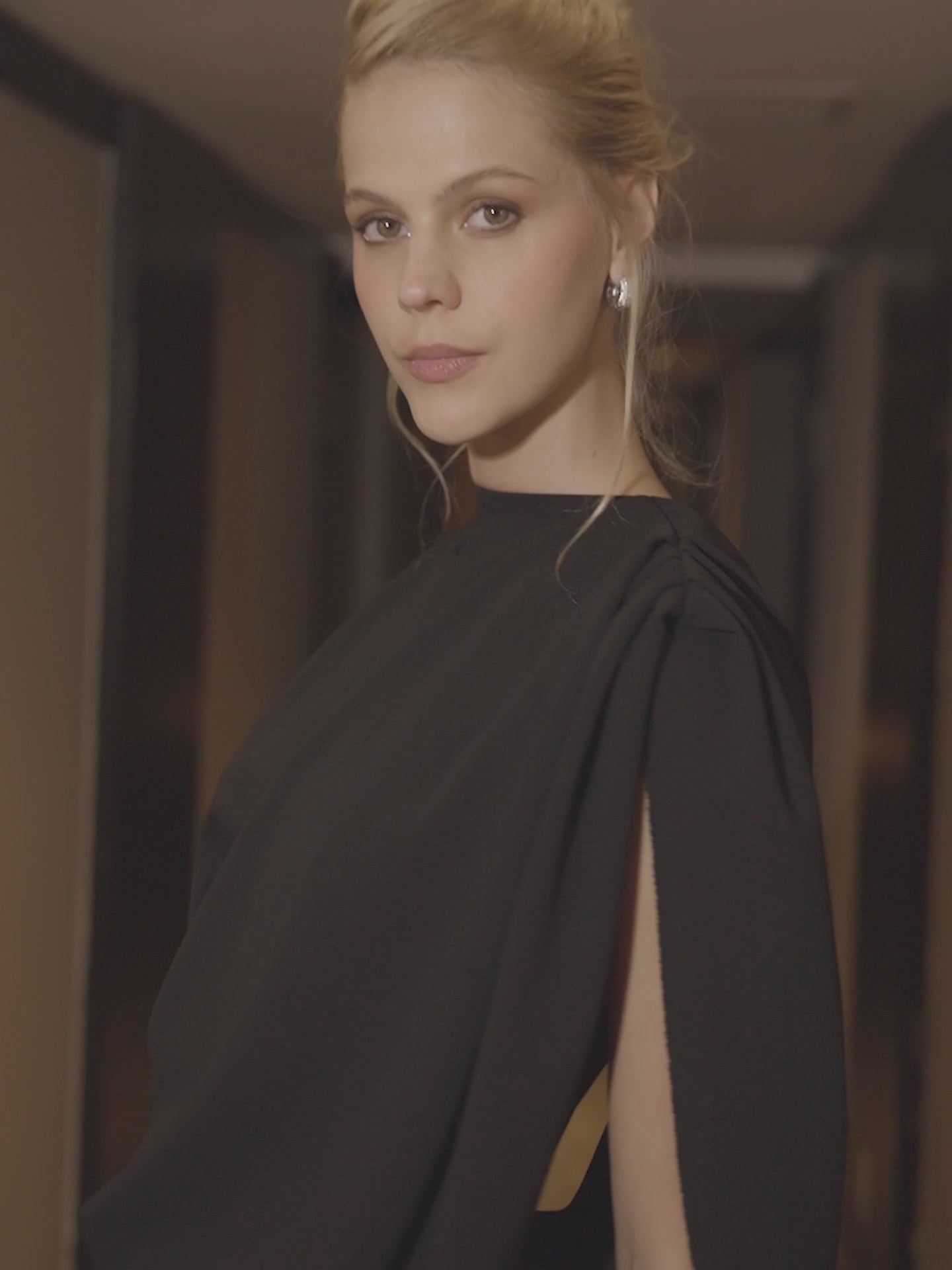VESTIDO LONGO PRETO COM DRAPEADO