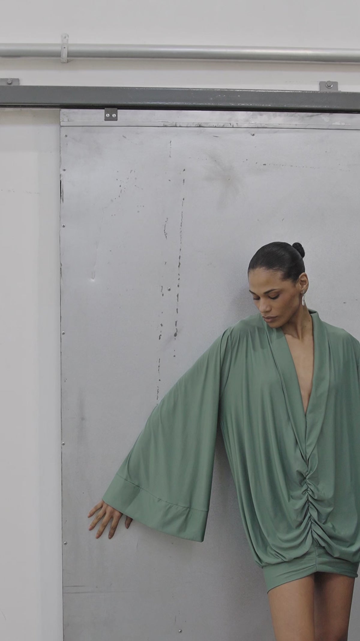 VESTIDO ESTILO KIMONO COM PALA DE SUSTENTAÇÃO-16